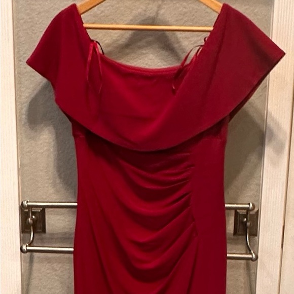 X by Xscape Woman's NWT Magenta Lined Rusched front and back Zip Dress Size 12 - Picture 1 of 6